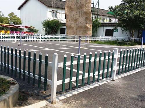 PVC停车场围栏整体性能更加稳定