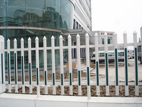 PVC护栏与普通护栏的区别